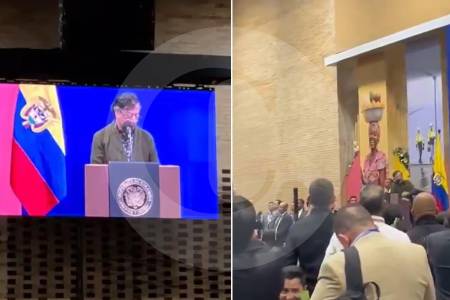 “¡Fuera Petro!” Chiflaron al presidente durante la Macrorrueda de ProColombia en Bogotá