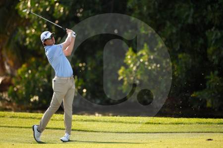 El antioqueño Nicolás Echavarría conquista Palm Beach y hace historia para Colombia en el PGA Tour