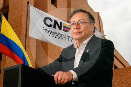 Corte confirma que el CNE no es competente para investigar al presidente, pero sí a su campaña