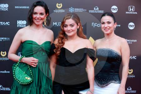 Estimados señores y La salsa vive, grandes ganadoras de los Premios Macondo 2025