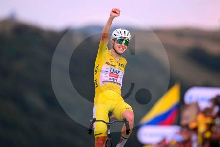 Tajed Pogacar ganó la etapa 14 del Tour de Francia y se mantiene como líder de la general