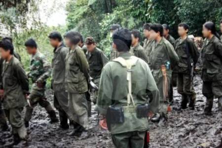 Rescatan a 12 menores de supuesta red de reclutamiento de “Iván Mordisco”: hay 21 capturados