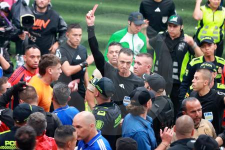 Así no: Mateus Uribe y Aguerre fueron expulsado en el camerino tras pelear al final del clásico