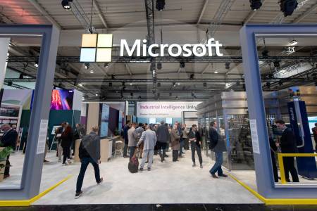 Microsoft ofrece salida voluntaria a una cuarta parte de su planta a nivel mundial mientras aumenta inversión en IA