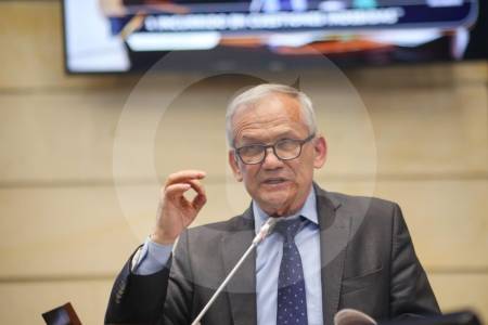 Atención: Interpol suspendió circular roja contra Carlos Ramón González