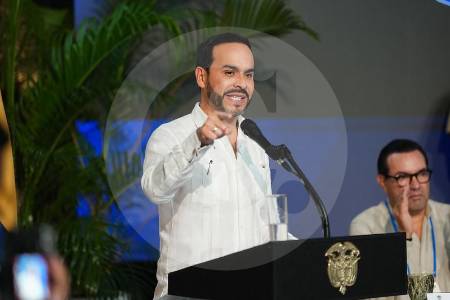 “No pueden adelantar contactos con estructuras terroristas”: la advertencia de De la Espriella a alcaldes y gobernadores