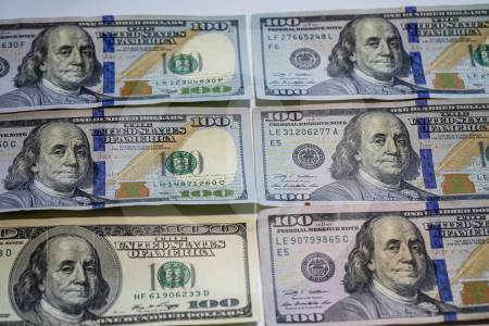 Dólar revierte pérdidas y cierra por encima de $3.700; peso colombiano es la moneda más valorizada de América Latina