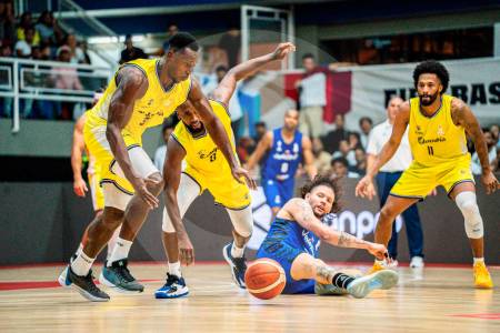 Selección Colombia de baloncesto venció a Venezuela con Jaime Echenique y Juan Diego Tello como figuras