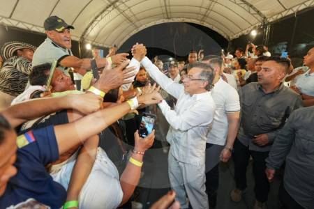 El descaro de la gira de Petro en el Caribe a pocos días de elecciones