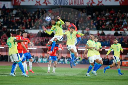 Chile pierde dos figuras para el partido frente a Colombia por la Eliminatoria al Mundial 2026