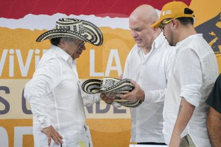 Los globos desinflados de Petro con la “paz total”