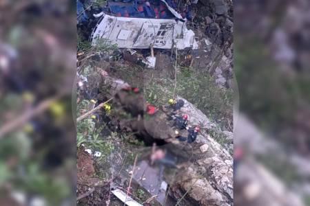 Atención: Se confirman al menos 12 muertos y 20 heridos en accidente de bus con excursión de jóvenes egresados del Liceo Antioqueño de Bello