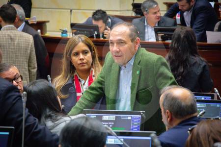 Las razones de MinTrabajo para rechazar jornada laboral de 4 días: “implicaría trabajar hasta 12 horas sin recargos”
