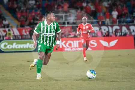 Nacional se rajó ante América y volvió a quedarse corto ante un grande