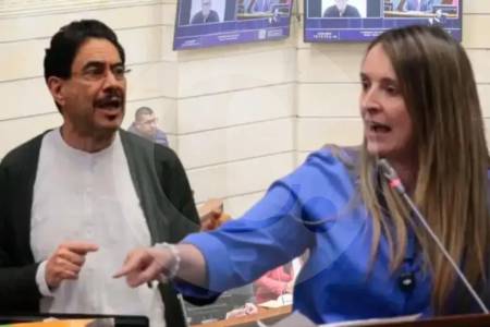 Así fue el choque entre Paloma y Cepeda por polémica propuesta de nombrar ministro a Uribe
