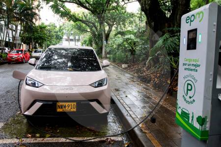 Asia acelera las ventas de vehículos en Antioquia