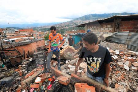 Bandas habrían intentado asesinar a paciente psiquiátrico que provocó incendio en Andalucía, Medellín
