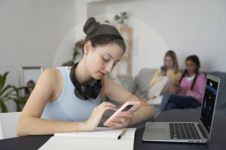 “ChatGPT es peligroso para los menores”: estudio advierte graves fallos del chatbot de IA