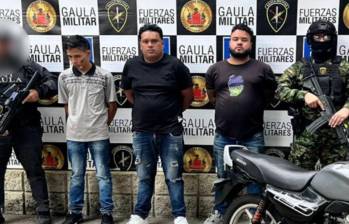Los tres hombres fueron detenidos en un establecimiento de San Javier a donde fueron citados. FOTO: Cortesía Fiscalía
