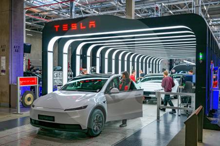 Tesla ordenó retirar más de 218.000 carros por falla crítica que aumentaría el riesgo de accidentes