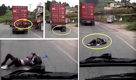 Aunque el hombre quedó tendido en la carretera se salvó de ser arrollado por el vehículo que venía detrás. IMAGEN TOMADA DEL VIDEO