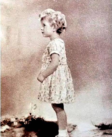 La reina Isabel II con 3 años de edad. FOTO: GETTY