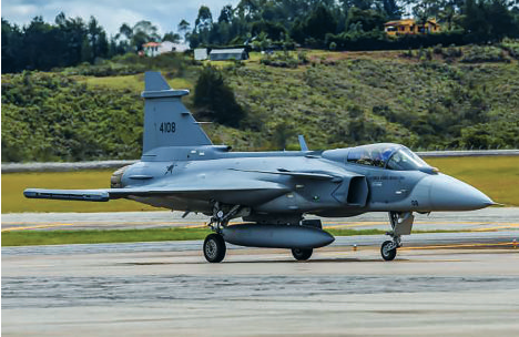 Un Grippen de la Fuerza Aérea de Brasil, fue presentado con bombos y platillos en la pasada Feria Aeronáutica de Rionegro. FOTO: MANUEL SALDARRIAGA