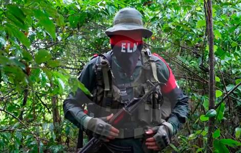 Atención: ELN secuestró a 39 personas que viajaban en buses por carretera de Chocó