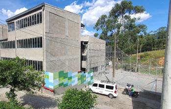 La nueva infraestructura de la institución educativa Los Gómez, ubicada en la vereda El Manzanillo. FOTO: Cortesía.