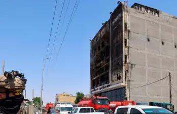 La mayoría de las víctimas murió por asfixia en los baños del centro comercial, según las autoridades. FOTO: AGENCIA AFP.
