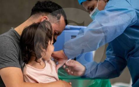 ¿Es obligatorio vacunar a los hijos en Colombia? El fallo de la Corte Constitucional que pone límites a padres antivacunas