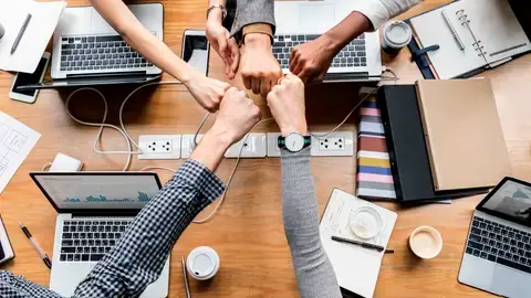 El modelo de 4 días laborales ya se prueba en varios países y empresas con resultados positivos. FOTO: GETTY