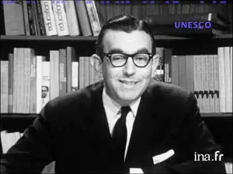 Gabriel Betancourt Mejía, exministro de Educación y primer director del Icetex. También padre de Ingrid Betancourt.