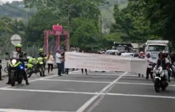 Protestas en el peaje El Trapiche en Barbosa. FOTO: CAPTURA DE VIDEO