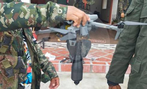 Los 34 militares secuestrados en Guaviare están siendo asediados por drones terroristas