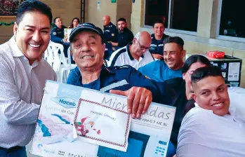 Misael Cadavid ha sido jefe de los bomberos de Itagüí por muchos años. Su padre también lo fue y la estación de ese municipio lleva su nombre. FOTO: REDES SOCIALES