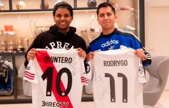 Con la mediación de Avalon Sports, ambos jugadores pudieron intercambiar sus camisetas. FOTO AVALON SPORTS