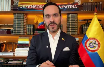 Abelardo De la Espriella hizo una alocución para hablar del proceso de empalme con el gobierno saliente de Gustavo Petro. FOTO: Captura de video @ABDELAESPRIELLA