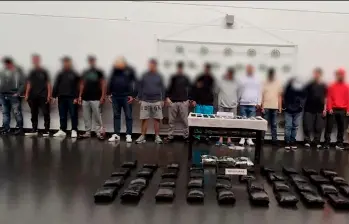 Las 23 personas capturadas y la droga incautada en los 30 allanamientos fueron presentados por la Policía. FOTO: Policía Metropolitana