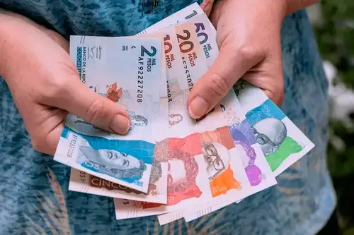  Desde julio de 2025, la jornada laboral en Colombia será de 44 horas semanales. FOTO: COLPRENSA