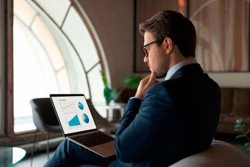 Decidir entre una maestría y una especialización es un dilema que muchas personas tienen. Foto: Shutterstock
