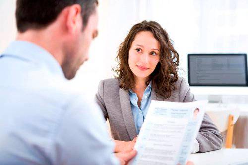 Entre los roles más requeridos son los de asesor comercial y ventas, cajero, auxiliar logístico, ejecutivos de ventas, entre otros. FOTO: SHUTTERSTOCK