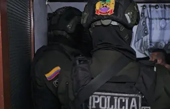 La policía capturó a nueve miembros de la banda criminal en Bogotá, mientras esperan capturar a otras 16 personas en simultáneo en otras ciudades del país como Medellín. FOTO: Policía Metropolitana de Bogotá