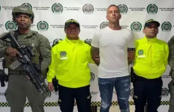 La Policía dijo que la retención de alias ‘El Sueco’, uno de los delincuentes más buscados por las autoridades de Suecia, representa una afectación directa a las redes criminales que coordinaban el envío de cocaína hacia Europa y los Emiratos Árabes Unidos. FOTO: Policía.