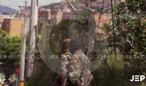 Foto inédita de la JEP revive los nexos entre paramilitares y Fuerza Pública en la Operación Orión