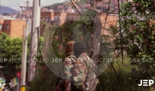 Foto inédita de la JEP revive los nexos entre paramilitares y Fuerza Pública en la Operación Orión