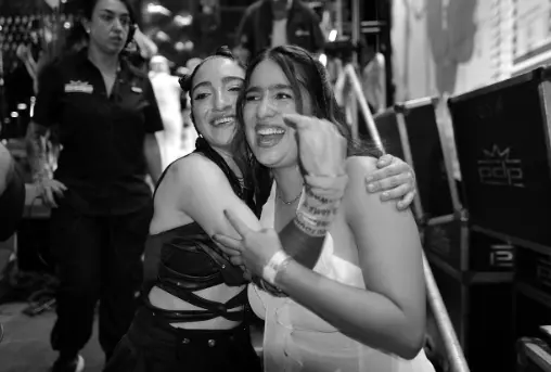 Emily Estefan y Gemeny Hernández, pareja desde 2016, conducen el pódcast In Our Own World y habían asistido juntas a eventos recientes en Madrid y Miami. FOTO: @emily_estefan vía Instagram. 