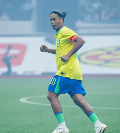 La obra incluye 60 canciones con géneros como reguetón, trap, afrobeats y dancehall. FOTO: Instgram: @ronaldinho