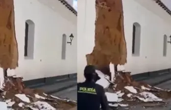 Según indicaron las autoridades, el desplome también se habría presentado debido a que la parroquia llevaba varios meses con filtraciones de agua. FOTO: Cortesía redes sociales