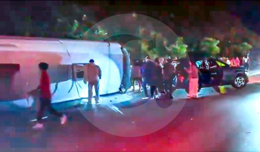 Videos | Accidente en la vía Bogotá–La Vega: bus con 42 pasajeros se volcó y dejó varios heridos
